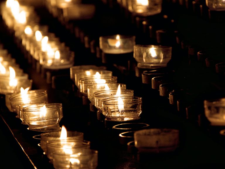 votive candles 1140x641 1