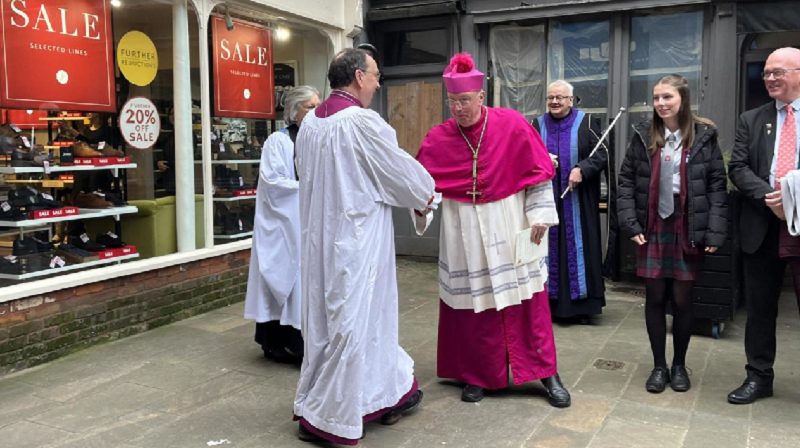 bishop philip greets bishop philip mountstephen of winchester